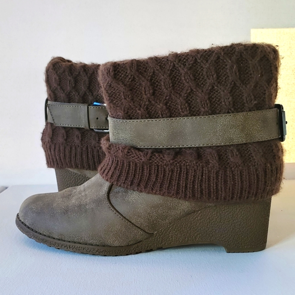 Muk Luks brown wedge sweater booties, size 7